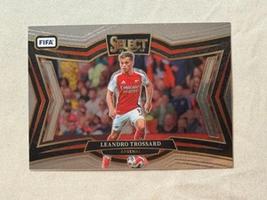 2024-25 Panini Select FIFA Field Level Leandro Trossard #220 Arsenal - Picture 1 of 2