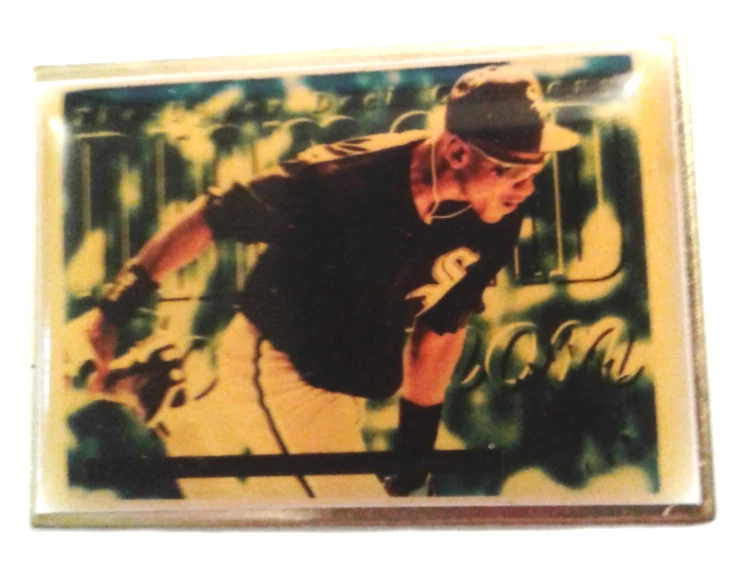 Prendedor de béisbol Michael Jordan 1996 cubierta superior Medias Blancas Prendedor con licencia MLB Foto 1 de 2