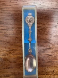 Vintage Souvenir Spoon Collectible Queen Beatrix of the Netherlands Coronation - Picture 1 of 6