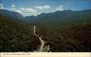 Franconia Notch New Hampshire vista aérea Rt 3 a través de montañas postal sin usar - Imagen 1 de 2