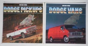 Dodge 1981 camionetas y furgonetas concesionario de automóviles folleto de ventas de autos nuevos lote de 2 - Imagen 1 de 11