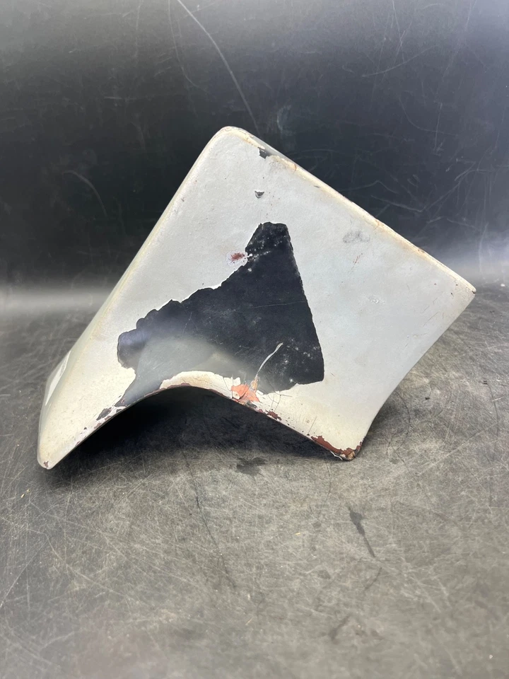 Extensión de alerón del panel exterior trasero Datsun 260Z 280Z 1974-1978 OEM Foto 1 de 4