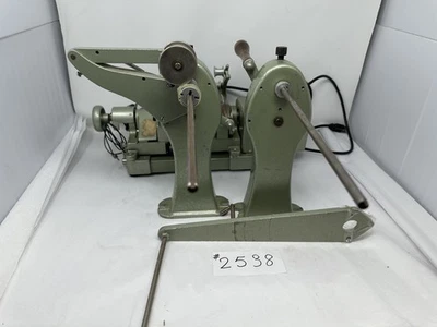 Par de rebobinados de película Moviola Magnasync vintage HECHOS EN EE. UU. Foto 1 de 4