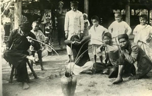 Indochina Laos People drinking Old Amateur Snapshot Photo 1930 - Picture 1 of 3