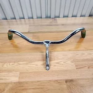 Manillar de bicicleta universitaria Schwinn con empuñaduras verdes brillantes y acabado cromado - Imagen 1 de 10