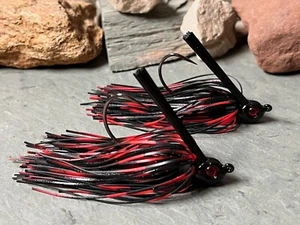 Black Widow / Black & Red - Confezione da 2 - Swim Jigs Bass Fishing Jig Lure - Foto 1 di 2