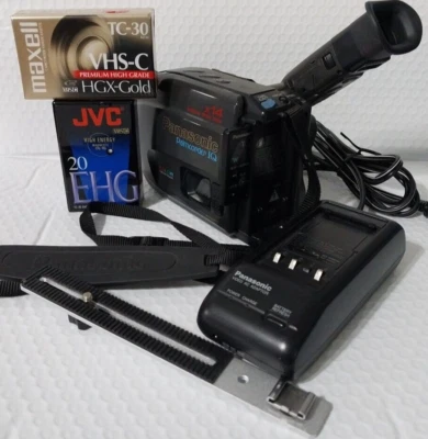 Panasonic PV-IQ305 Palmcorder IQ VHS-C Video Camera Bundle - Image 1 of 4