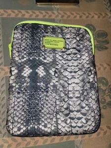Marc Jacobs Quilted Logo Laptop Tablet Case Sleeve Bag Clutch python print - Picture 1 of 7