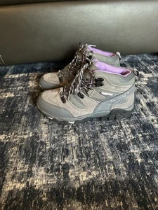 Bearpaw Corsica Hiking Boots Women's Size 9 Grey/Purple Waterproof Outdoors EUC - Picture 1 of 8