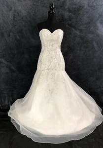 BERKETEX STUNNING WEDDING DRESS BY JULIAN AND ADAM, SIZE 10 - 12 - 14 RRP £1399 - Picture 1 of 6