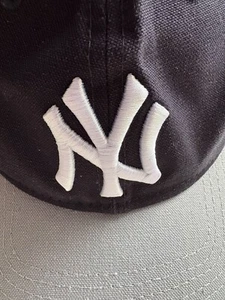 New York Yankees Hat Cap Leather Strapback New Era 9Twenty Embroidered Blue Gray - Picture 1 of 12