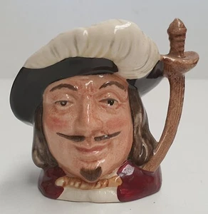 Jarra Royal Doulton Three Musketeers Porthos Mini Toby D6516 c1960-73 Inglaterra 7 cm - Imagen 1 de 8