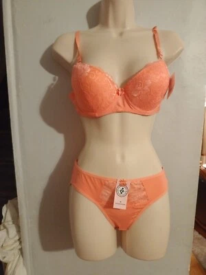 New ladies sexy  lacy push- up bra  and panties  sets  by paris pink - Image 1 of 4