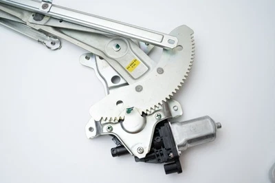 Suzuki Alto Front Right 09+ Electric Window Lift Regulator Genuine 83401M68K10 - Image 1 of 3