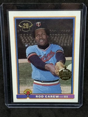 Topps Holiday 2025 - Rod Carew #3 - 1982 Bowman SP-Twins Salón de la fama - Estampado Original Foto 1 de 2
