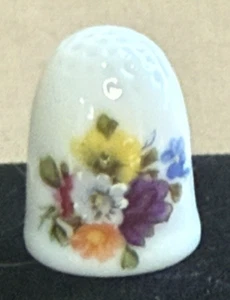 K&A Krautheim Selb Bavaria Floral Porzellan Fingerhut - Bild 1 von 3