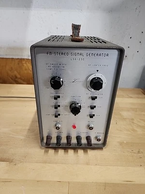 Generador de señal FM Leader LSG-230 ¡¡RARO!! Sin probar  Foto 1 de 4