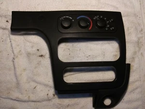1998-2004 Dodge Intrepid Concorde >< AC Heater Control with Bezel - Picture 1 of 3