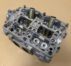 99 - 05 Subaru Q25 RH / LH Cylinder Head Casting w/o EGR - Forester Impreza Baja - Picture 1 of 13