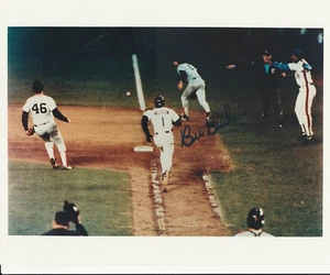 FOTO 8x10 firmada por Bill Buckner 1986 con Mookie Wilson serie mundial famoso error - Imagen 1 de 2