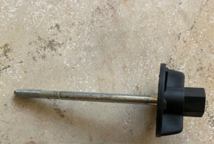 Hyundai i10 PA Bj.09 orig. Befestigung Schraubgewinde Notrad - Bild 1 von 6