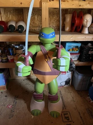 COLOSSAL Leonardo 48" 4 pies de alto Leo Teenage Mutant Ninja Turtles Jakks Pacific SH Foto 1 de 4