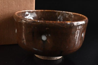 U7856: Japanese Old Seto-ware Shapely Genkotsu TEA BOWL Chawan w/signed box - Image 1 of 4