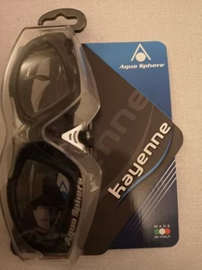 Gafas de natación Aqua Sphere Kayenne con estuche, negras y plateadas con lente transparente. - Imagen 1 de 3