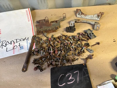 1987 91 1992 1995 Ford F250 F350 F150 300 4.9 I6 escape admisión montaje perno Foto 1 de 4