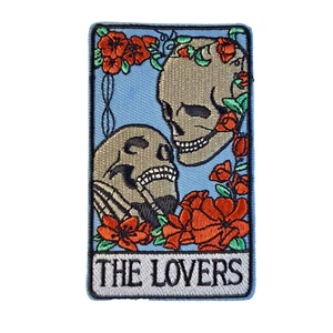 The lovers Tarot Card Embroidered Patch Sew On Iron On Gothic Pagan Reaper P175 - Foto 1 di 3
