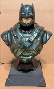 Batman vs Superman L'alba della giustizia lampada corazzata BATMAN mini busto Petron ottime condizioni - Foto 1 di 2