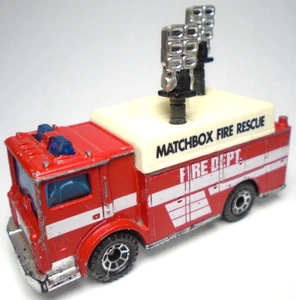 1991 MATCHBOX MACK AUXILLARY POWER RED & WHITE 1:84 DIECAST 3" FIRE RESCUE TRUCK - Picture 1 of 6