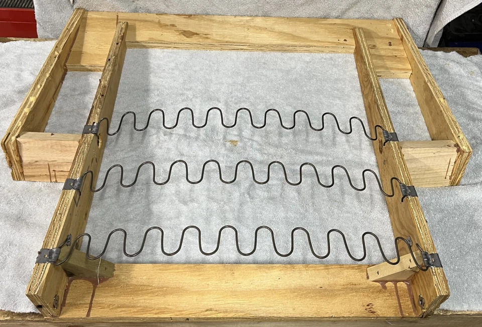 La-Z-Boy - Lazy Boy - Chair Recliner - Seat Back Frame & Spring Assembly - Image 1 of 4