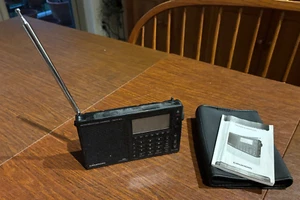 Grundig G5 Przenośne radio AM/FM/Shortwave SSB AM FM + etui i instrukcja obsługi - Zdjęcie 1 z 7