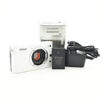 Cuerpo de cámara digital Nikon 1 J1 10,1 MP sin espejo #156 Foto 1 de 4