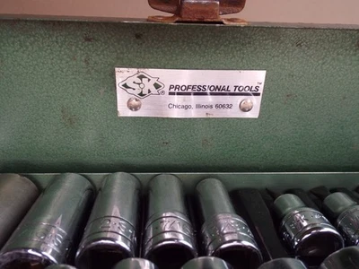 VTG 20 Pc S-K 3/8" Dr 6 Pt Socket / Bit Set SAE USA Metal Case (Please Read) - Image 1 of 4