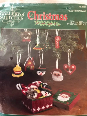 BUCILLA LONA PLÁSTICO 18 ADORNOS CON CAJA - KIT COMPLETO Foto 1 de 4