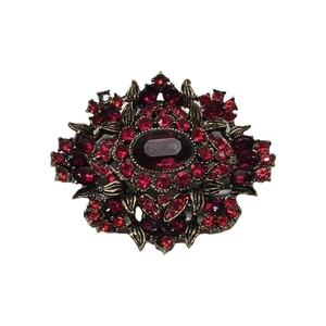 Spilla vintage Hollycraft strass rosso firmata a strati stile vittoriano - Foto 1 di 3