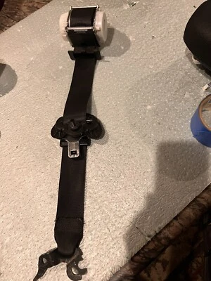 2006-2011 Bmw 323I 328I 335I M3 E90 发球杆左前座安全带收回器黑色  — 第 1/3 张图片