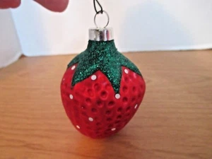 VINTAGE  BLOWN GLASS STRAWBERRY CHRISTMAS ORNAMENT~West Germany - Picture 1 of 1