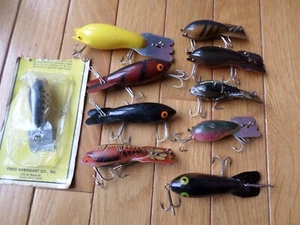 LOT OF 7 FRED ARBOGAST MUD BUG FISHING LURES + 2 Bombers & unknown. 10 baits - Picture 1 of 9