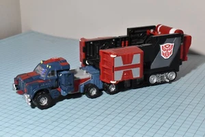 Transformers Armada Powerlinx Optimus Prime, incompleto e non testato per ricambi - Foto 1 di 21