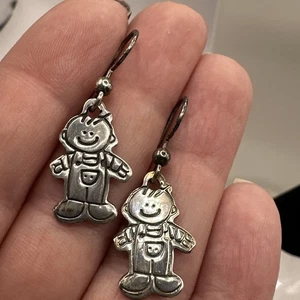"Pendientes de niño con figura de plata de ley de 1,5"" de Lucy Ann" - Imagen 1 de 3