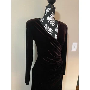 Vestido de noche vintage de terciopelo Tadashi manga larga cuello en V fruncido envolvente marrón S? - Imagen 1 de 5