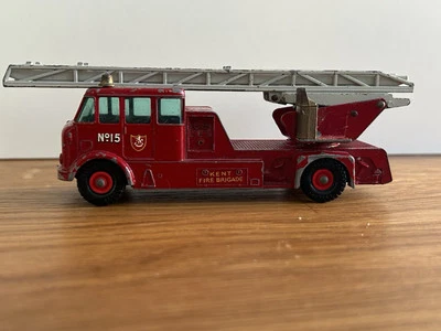 Matchbox Merryweather King Size 15 Kent Fire Engine - Image 1 of 4