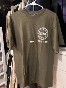 Grind Till We Rich T-Shirt oliv Gr. L - Bild 1 von 4