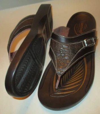 Aerosoft Comfort Womens 41 (US 10) Dk Brown Faux Croco Contour Insole Sandals - Image 1 of 4