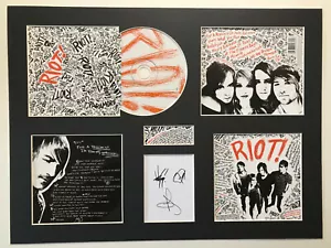 PARAMORE - Signed Autographed - RIOT - Album Display Deluxe - Foto 1 di 1