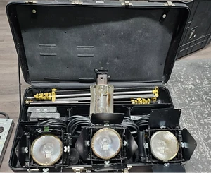 Lowel Omni/Tota Light Kit - Picture 1 of 2