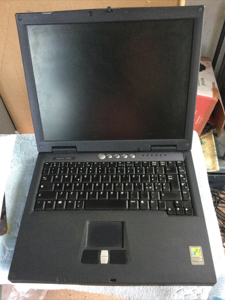 Acer Aspire 1300 Si Accende, Caricabatterie Non Incluso 128mb Memoria - Immagine 1 di 3